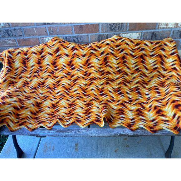 35" x 72" Chevron Wave Pattern Throw Wool Blanket Orange Vintage MCM - Picture 2 of 2